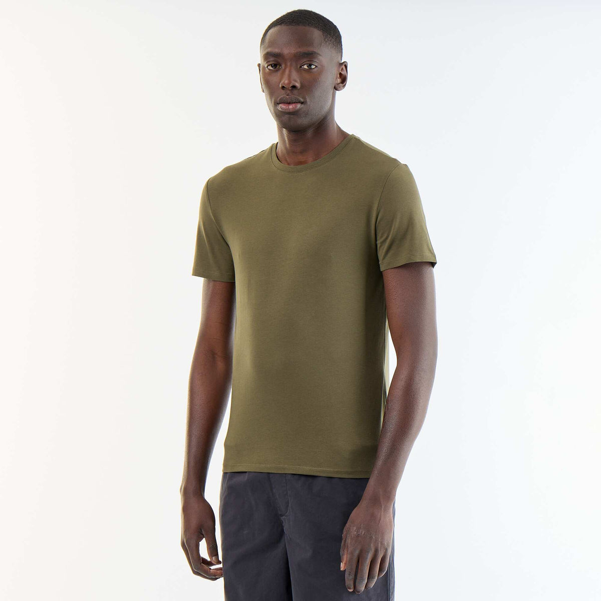 Bluzë me mëngë të shkurtra Slim-Fit