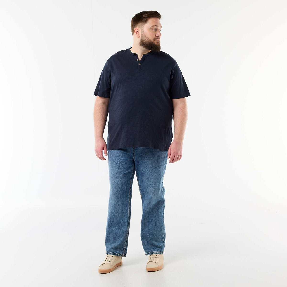 Bluzë sportive me jakë Henley dhe mëngë të shkurtra BLU