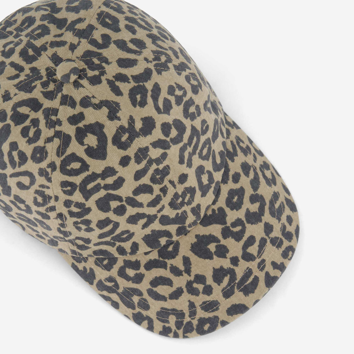 Kapelë prej cope me vija leopardE KAFE