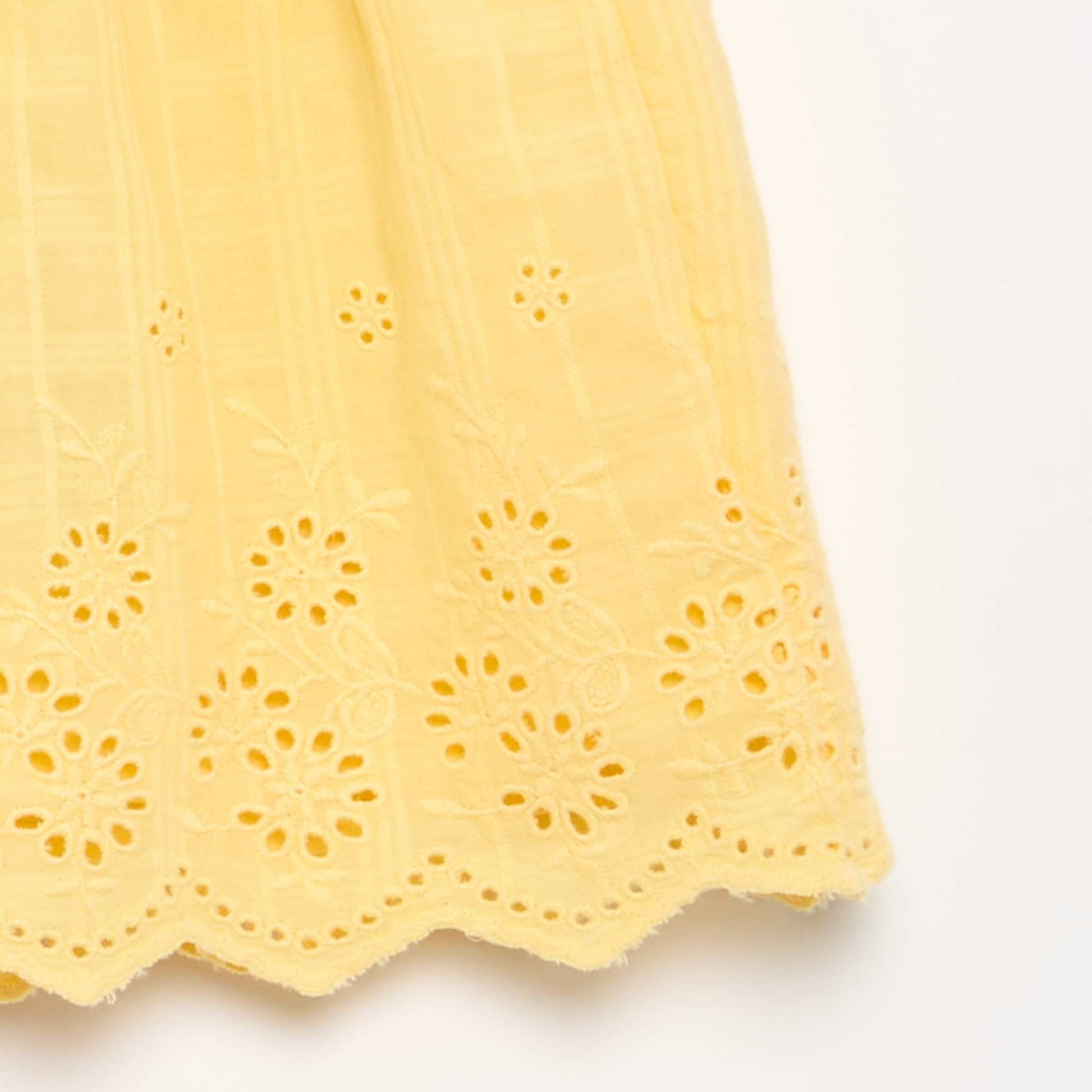 Plain shorts with eyelet embroidery YELLOW