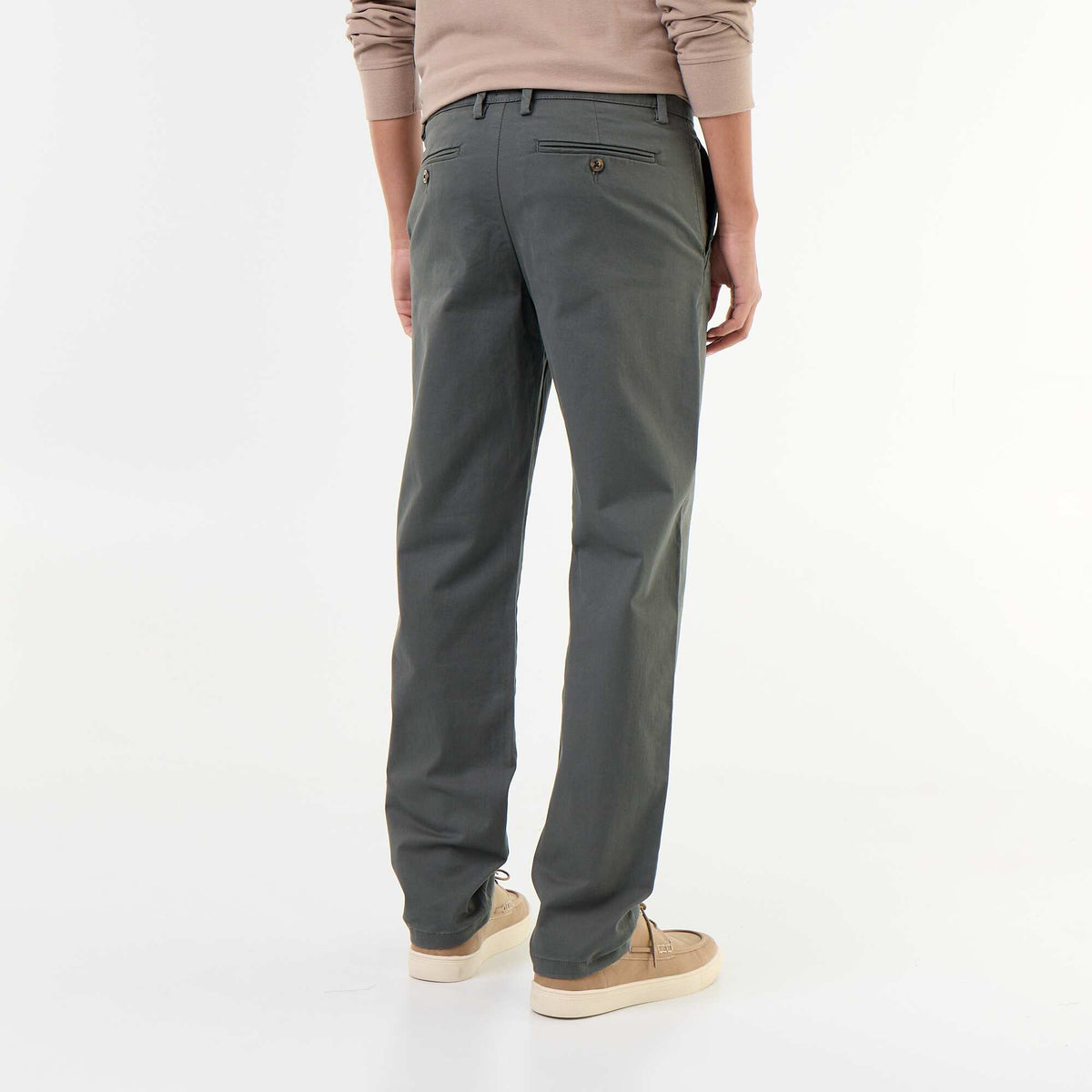 Standard-fit plain chino GREEN