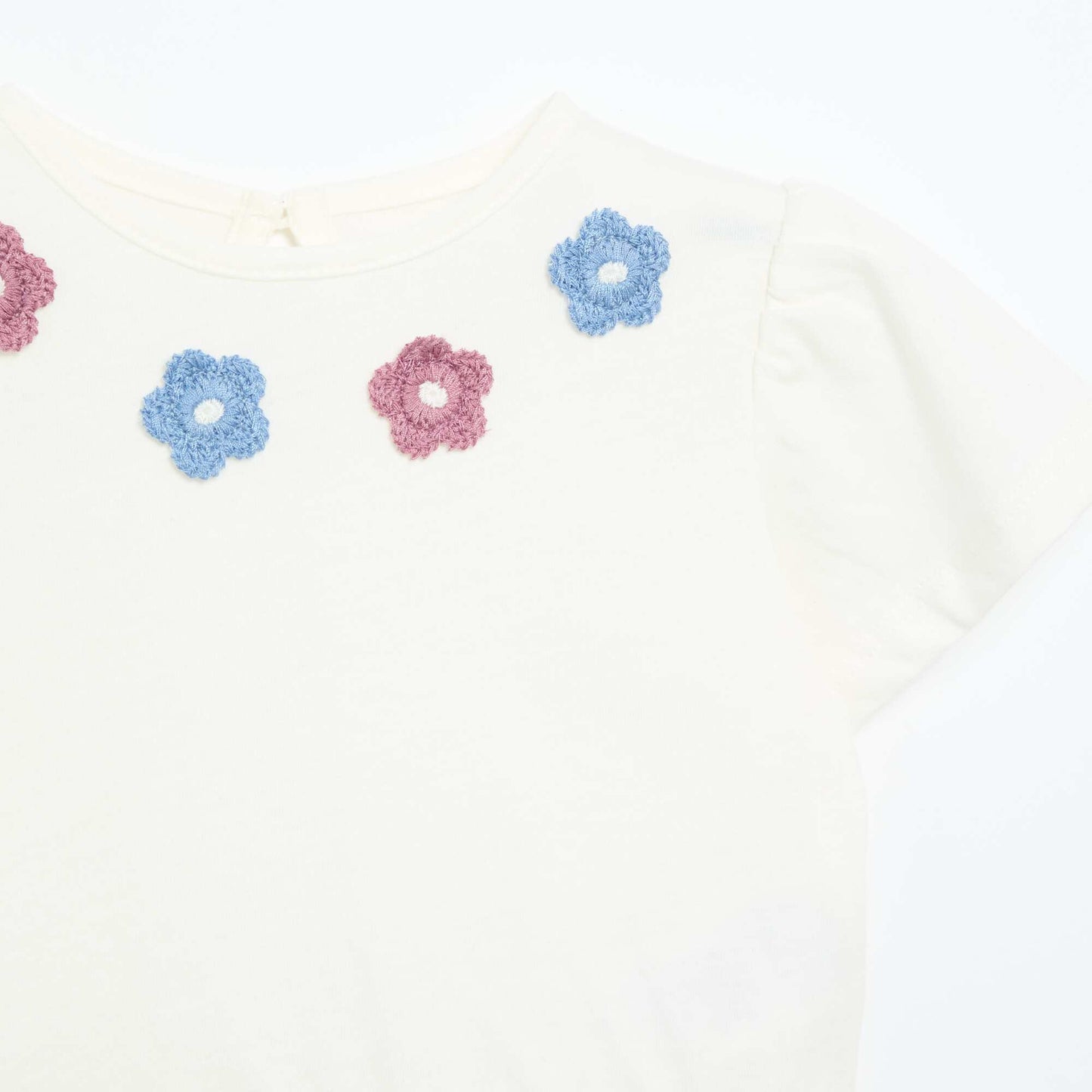 Short-sleeved T-shirt with embroidery and ruffled hem WHITE