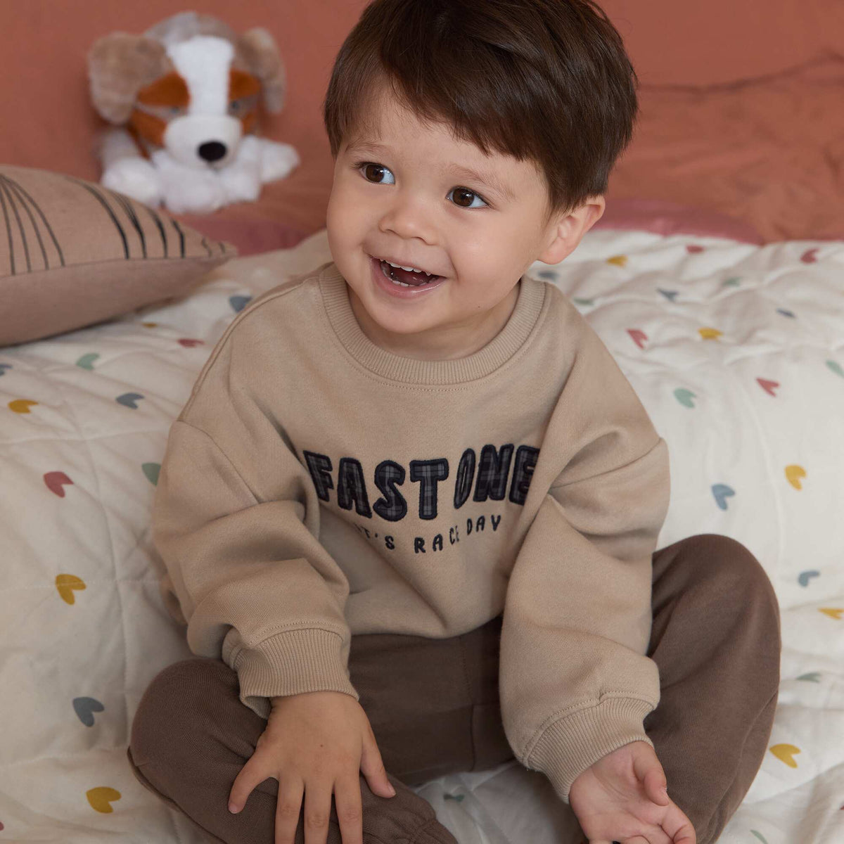 Plain sweatshirt with chest print BEIGE