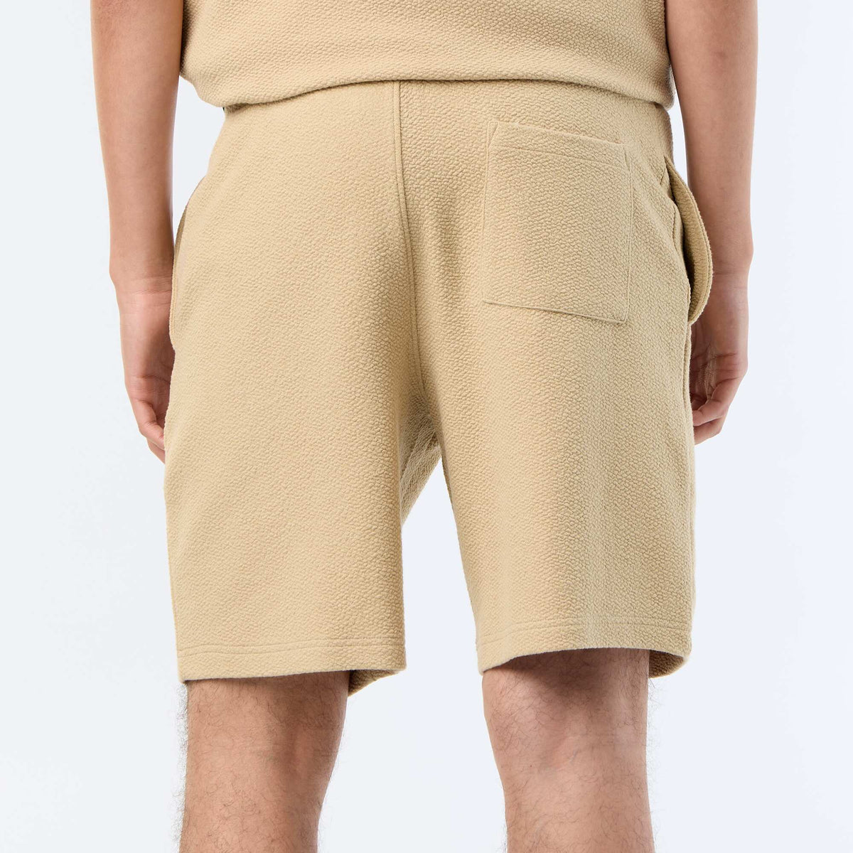 Pantalleta Bermuda me thurje të trashë pa motive BEZHË