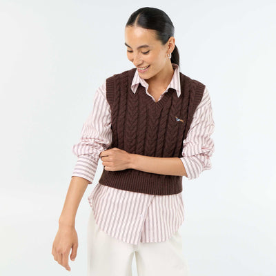 Sleeveless cable knit sweater BROWN
