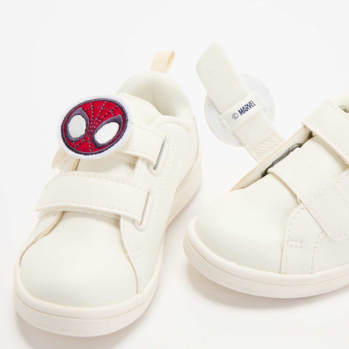 Marvel - Kitchoun Shoe Badges RED