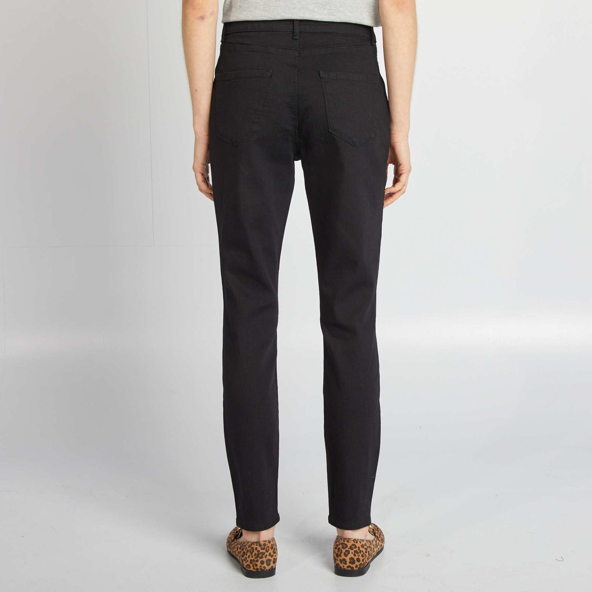Xhinse skinny fit / prerje shumë e ngushtë ZEZË