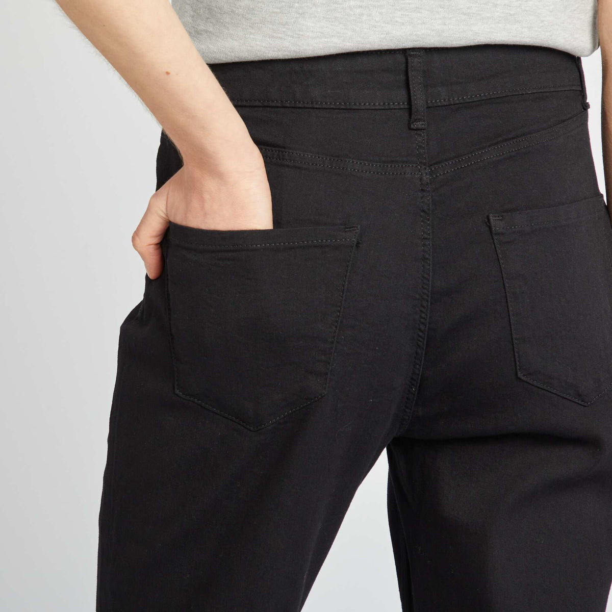 Xhinse skinny fit / prerje shumë e ngushtë ZEZË